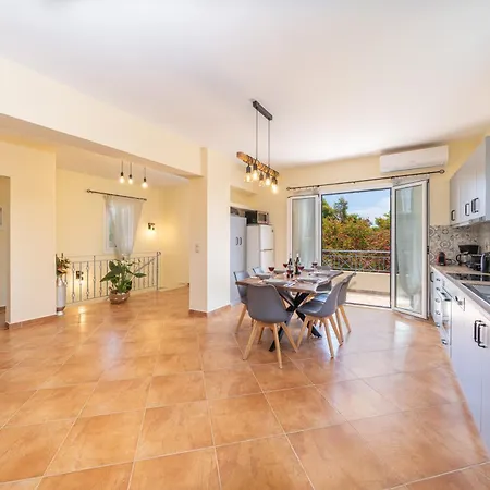 Eglina Villa's וילה Minia