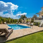 Villa Eglina Villa's