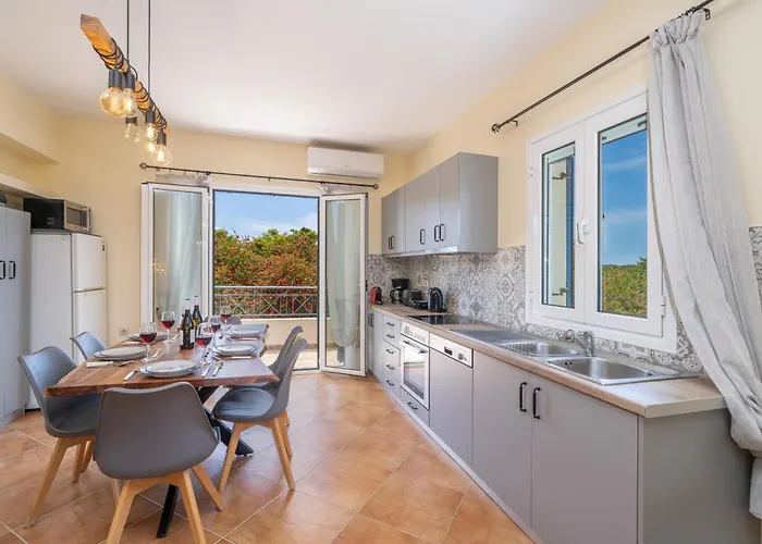 Eglina Villa's Villa Minia