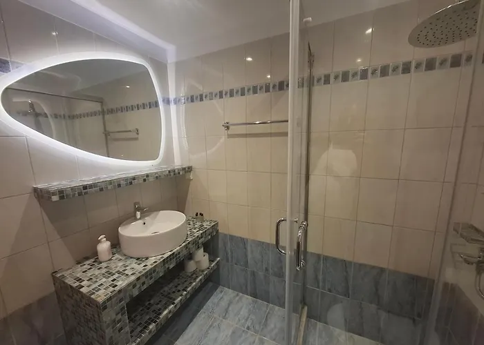 Eglina Villa's Villa Minia