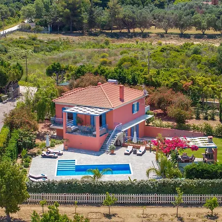 Eglina Villa's Villa Minia