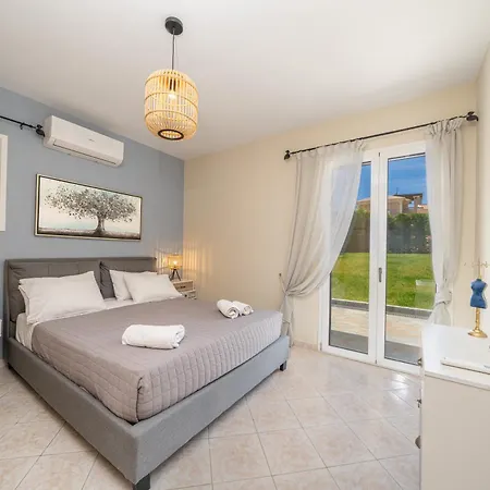 Eglina Villa's Minia