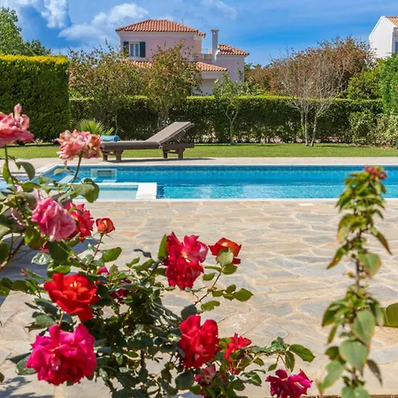 Eglina Villa's Villa Minia