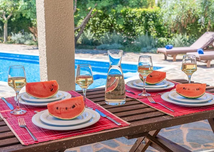 Villa Eglina Villa's *