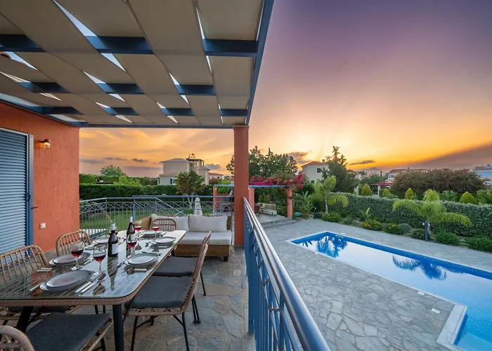 Villa Eglina Villa's *