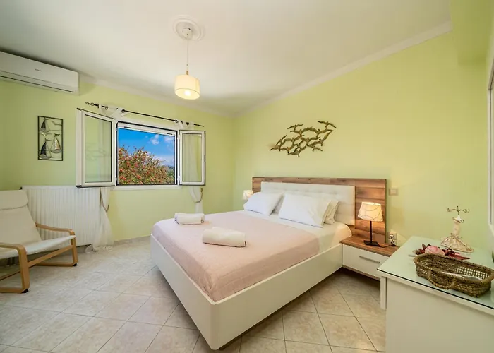 Villa Eglina Villa's *